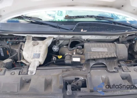 2018 Chevrolet Express 2500 Work Van z USA, uszkodzony, nr VIN 1GCWGAFG7J1344680